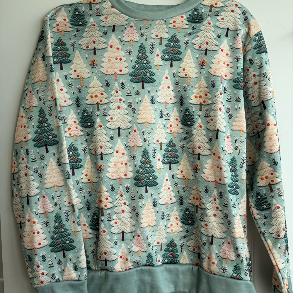 Women’s Holiday Tree Pattern Crewneck Sweater